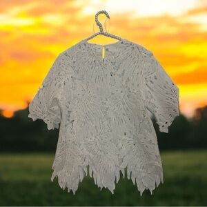 Elegant White Lace Women's Top size M